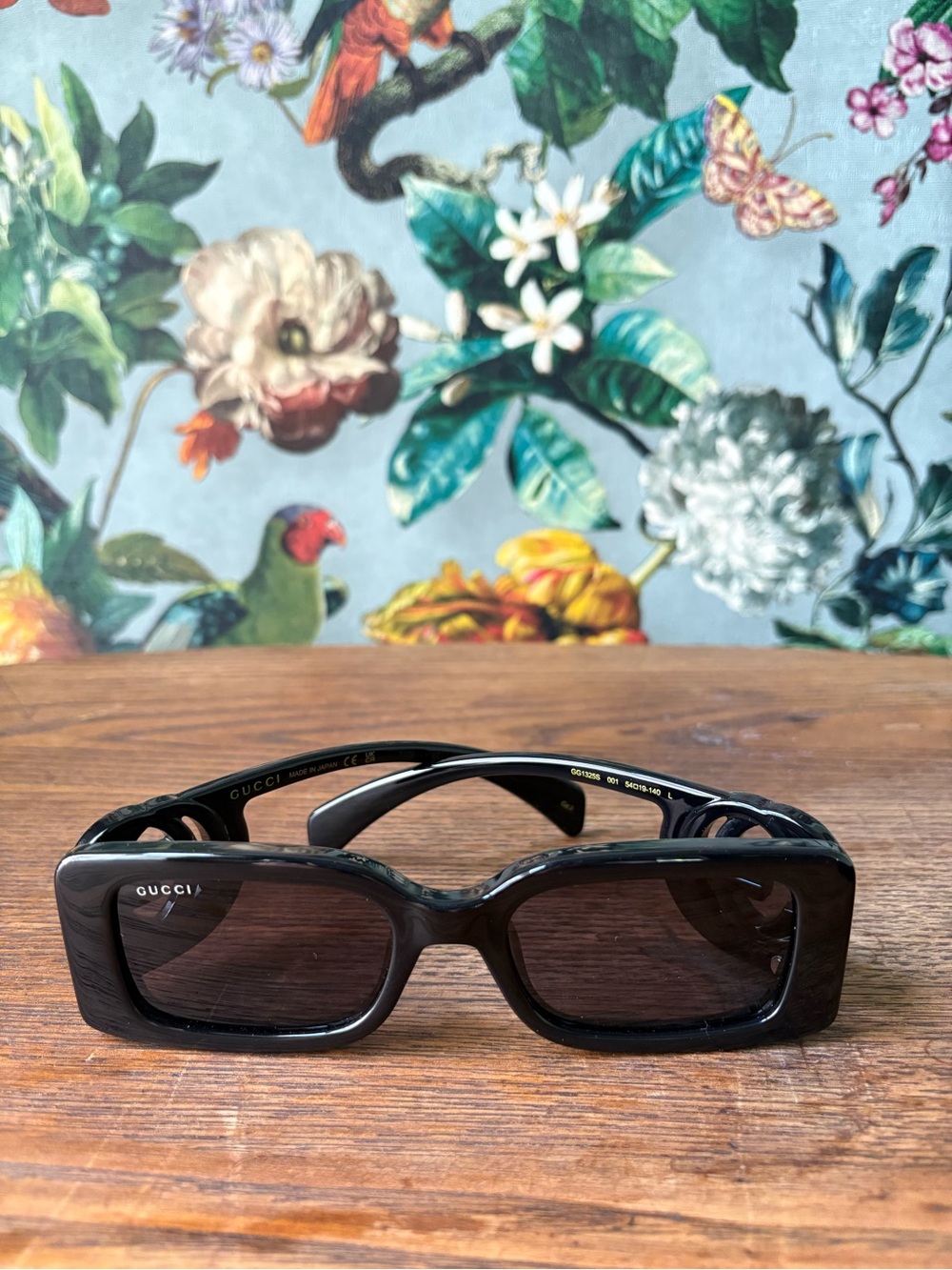 Gucci Black Rectangle Sunglasses with Dark Lenses